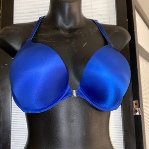 Victoria’s Secret bombshell plunge bra